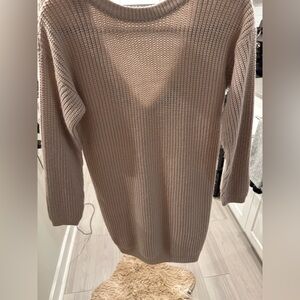 LIKE NEW Women's Lulus Knit Taupe Sweater/Sweater Dress with Low Cut V Back